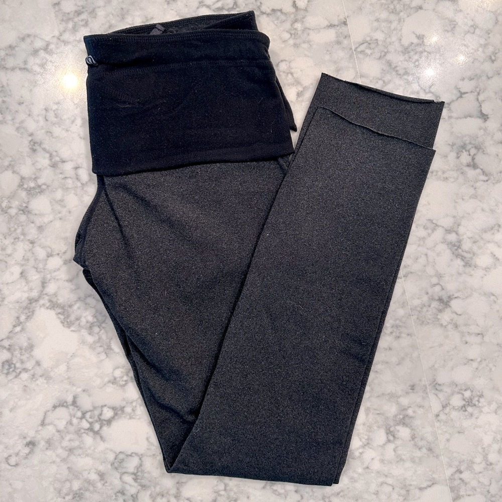 Lululemon Fold Over Waist Leggings - Heather Charcoal Leggings w Black Foldover